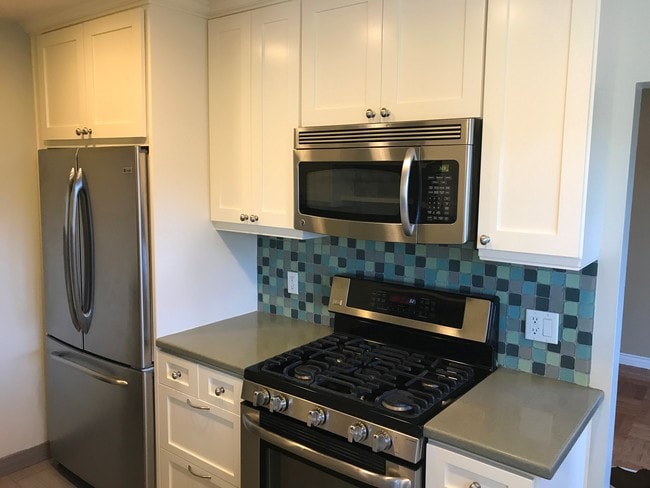 Building Photo - 5540 Village Grn