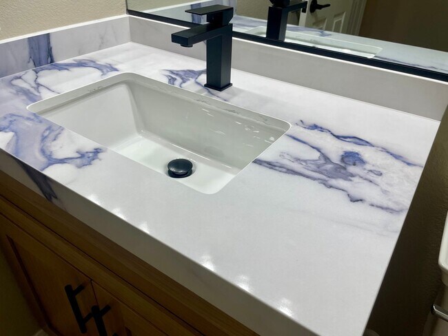 Building Photo - BEAUTIFUL SINGLE STORY HOME IN GATED COMMUNITY OF STALLION MOUNTAIN