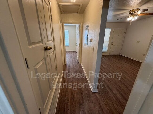 Building Photo - 1106 Williams Ave