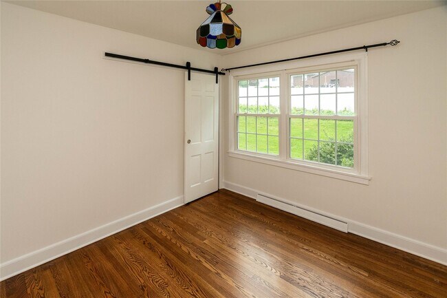 Building Photo - 37 Clover Hill Dr