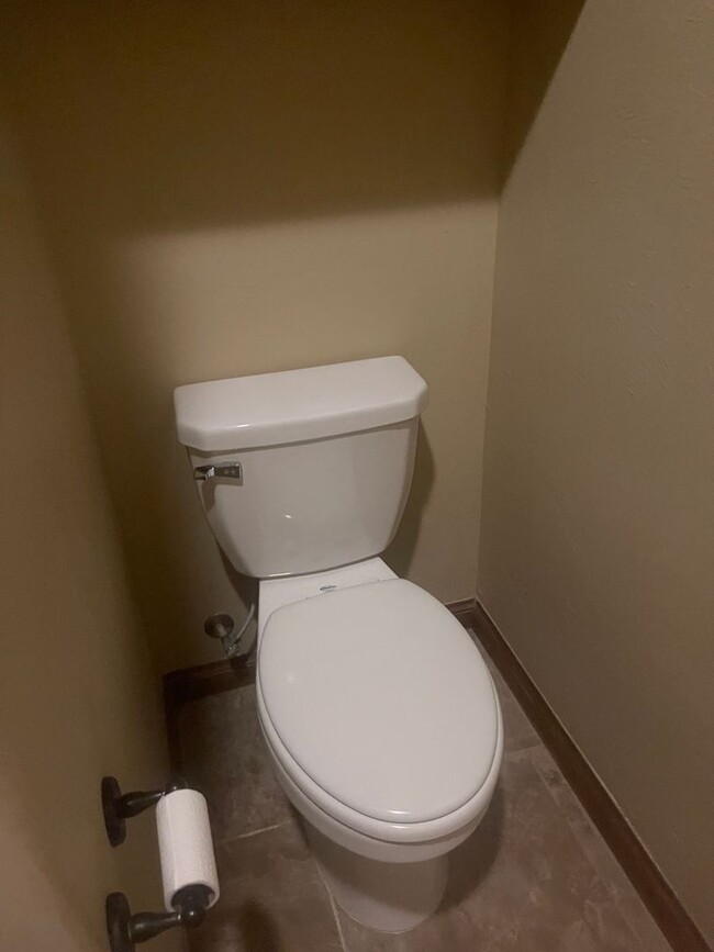 Building Photo - Fully Furnished Three Bedroom, Two Bathroo...