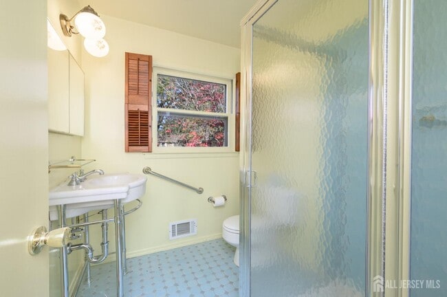 Building Photo - 3996 Park Ave