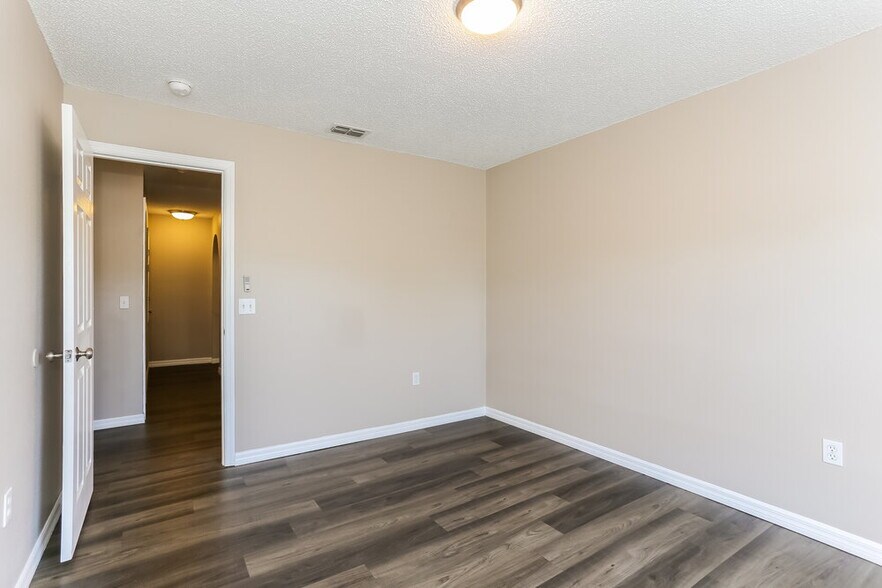 Building Photo - 6951 Playpark Trail