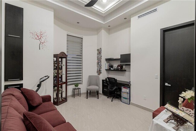 Building Photo - 3701 Ebro Dr