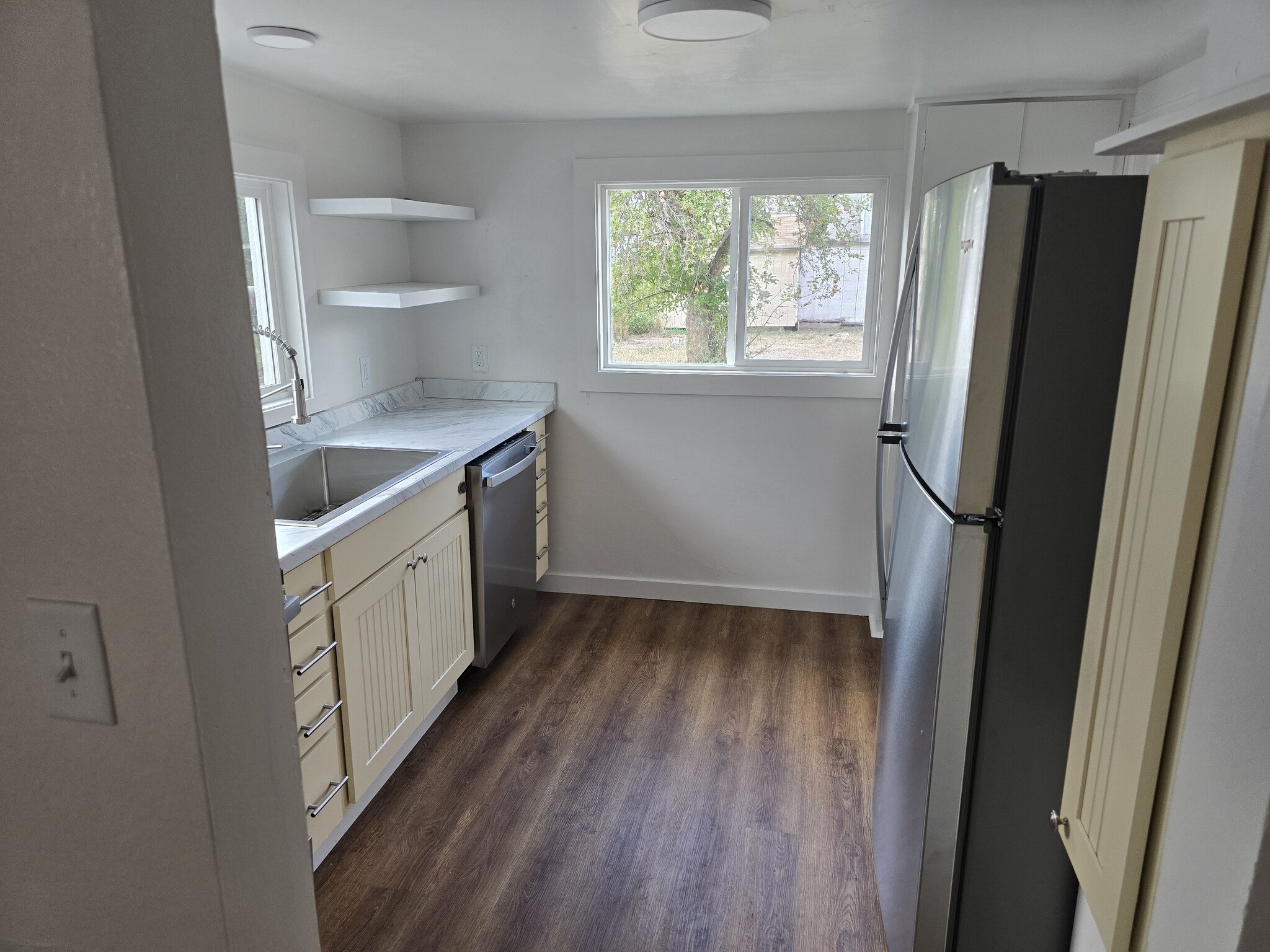 Kitchen - 815 Marshall St