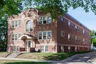 Building Photo - Ramona