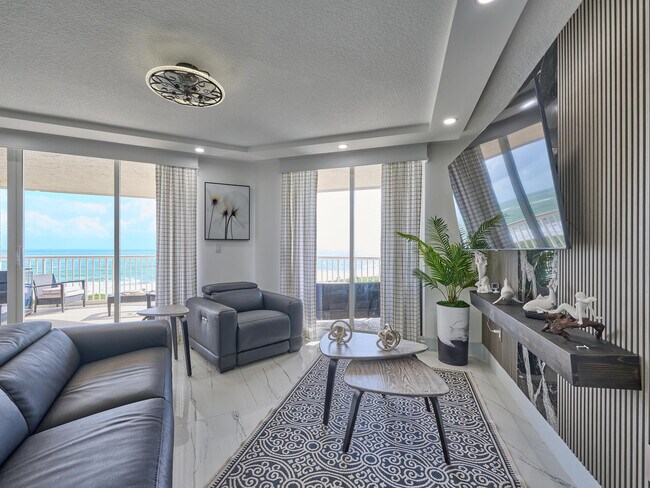 Building Photo - 5051 N Hwy A1A