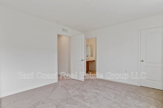 Building Photo - 11 Mengel Rd