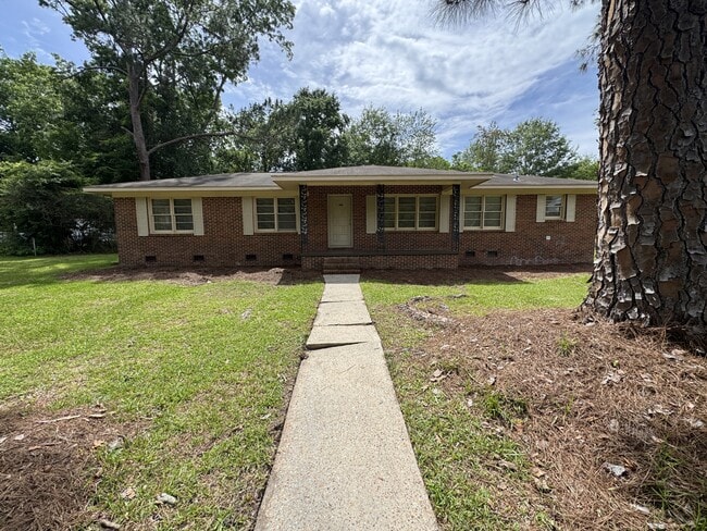 Building Photo - 400 Massee Dr
