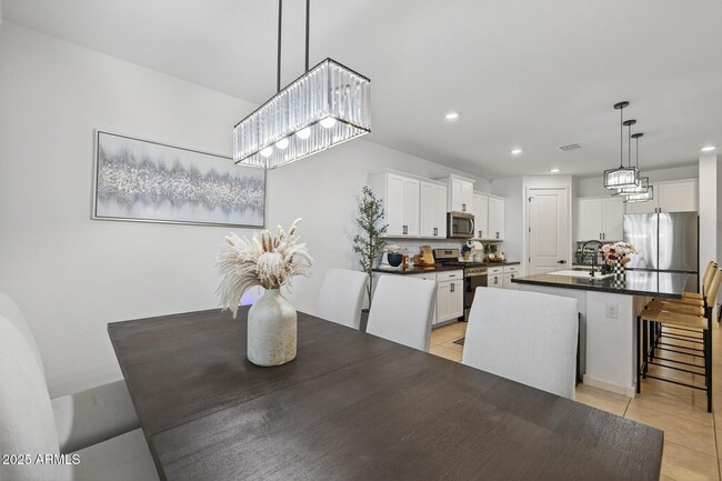 Building Photo - 36810 N Camarillo Dr