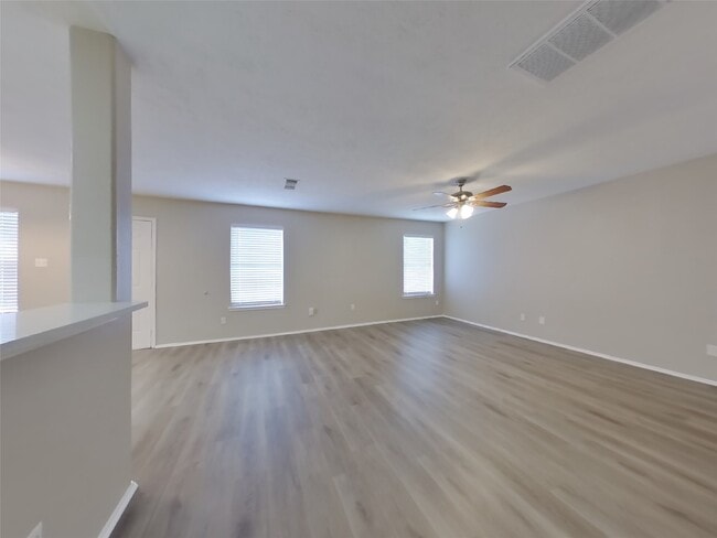 Building Photo - 16783 Fallen Timbers Dr