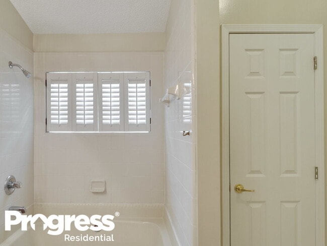 Building Photo - 12440 Weyburn Ct