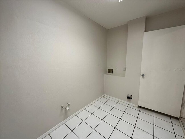 Building Photo - 7222 Nima Ct
