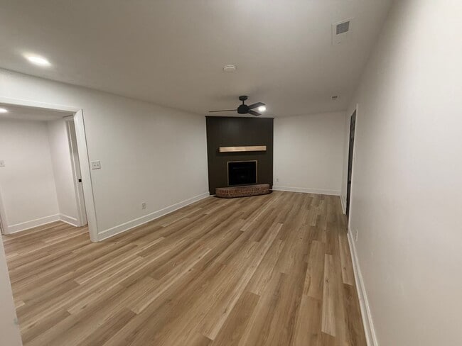 Building Photo - 139 Ingleside Dr