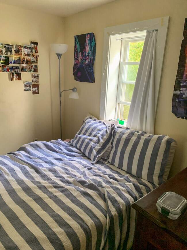 Building Photo - 312 Colchester Ave