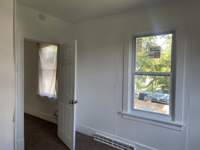 Building Photo - 1615 Cedar St