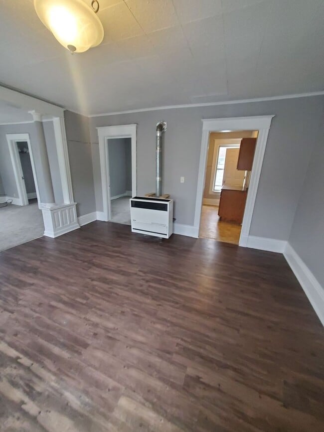 Building Photo - 509 Parkview Dr
