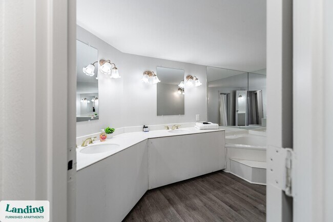 Building Photo - 1362 Passenger St