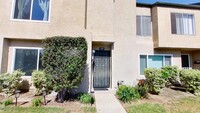 Building Photo - Spacious 2 Bed 1.5 Bath Condo in Fountain ...