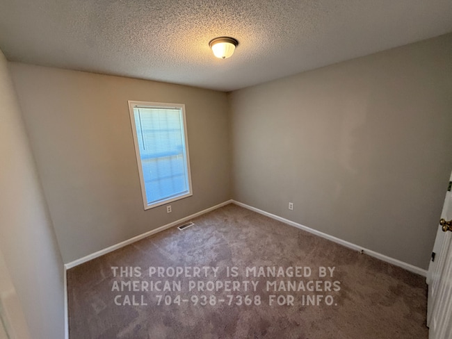 Building Photo - 95 Suncrest Terrace NW