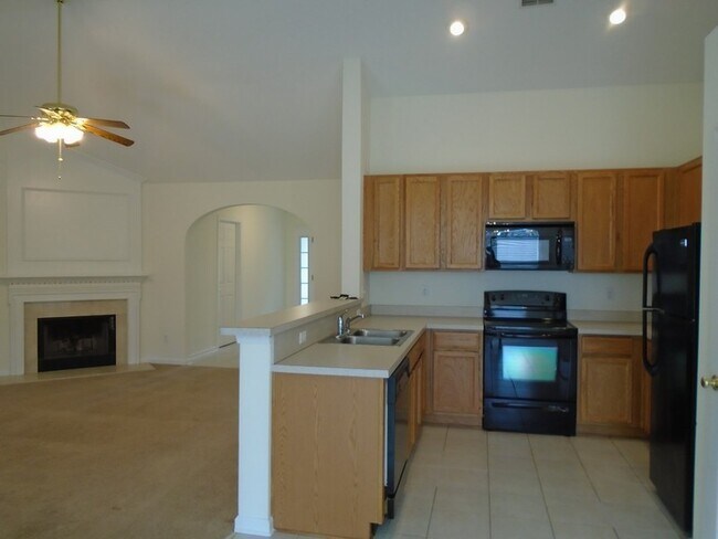 Building Photo - Three bedroom, 2 bath home in Mill Creek at Cypress ridge