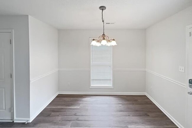 Building Photo - 6810 Ironwood Cir