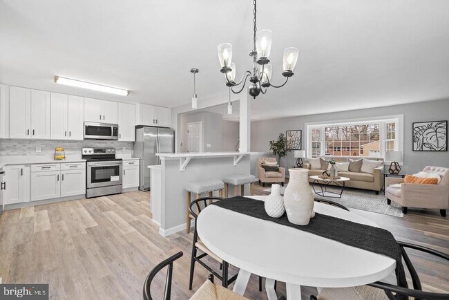 Primary Photo - 45867 Broun Terrace