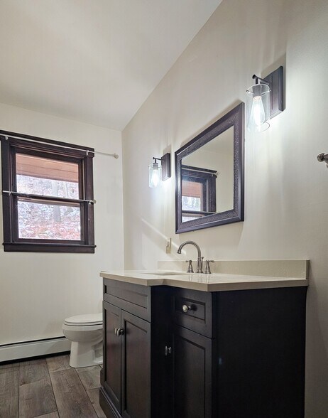 Building Photo - 135 Fraelich Rd