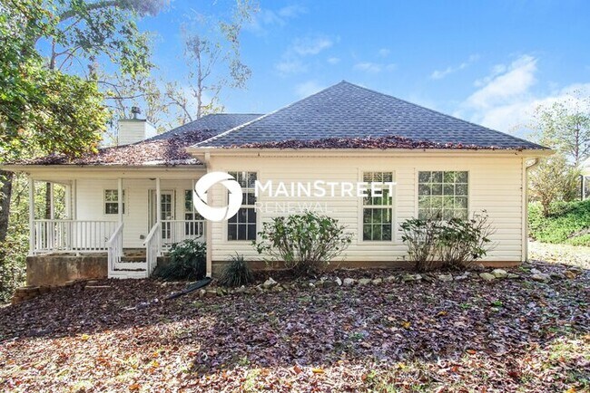 Building Photo - 3 Bedroom Pet-Friendly Home in Covington, GA with Main Street Renewal