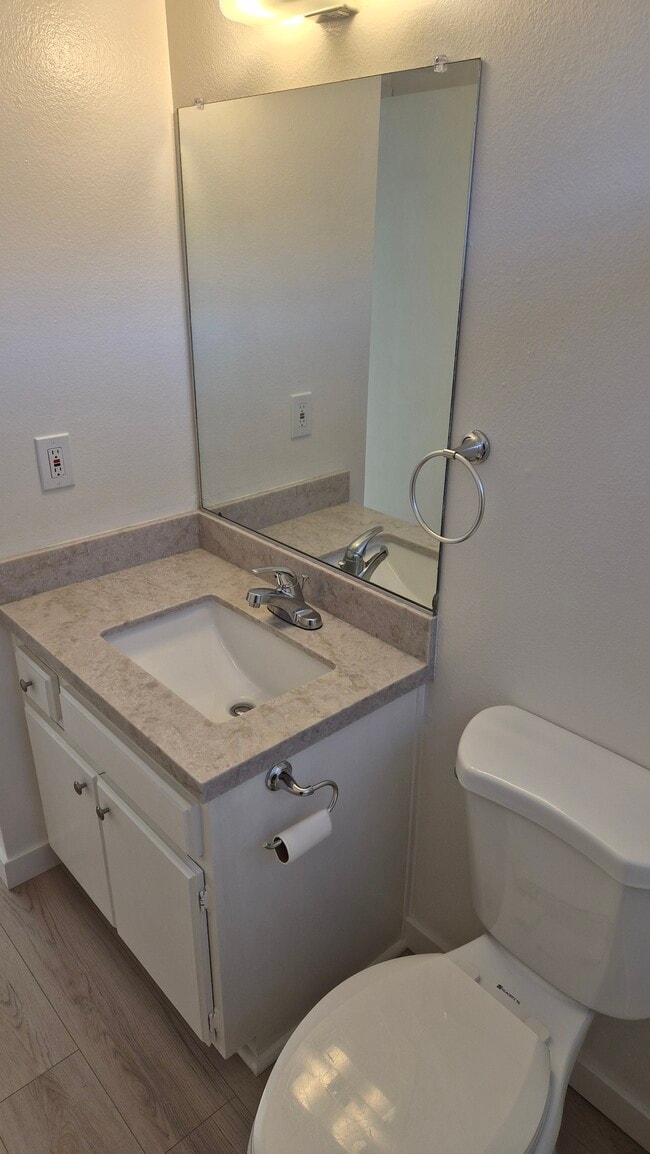 Full bath - 15810 Normandie Ave