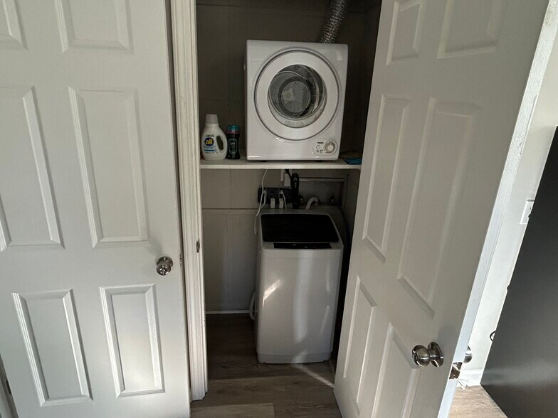 Building Photo - 208 Hay St