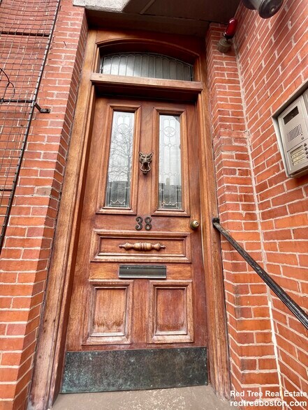 Building Photo - 30 Appleton St