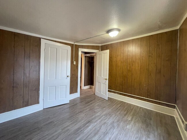 Building Photo - Adorable 3 Bedroom Twin FOR RENT in Millville NJ $1600