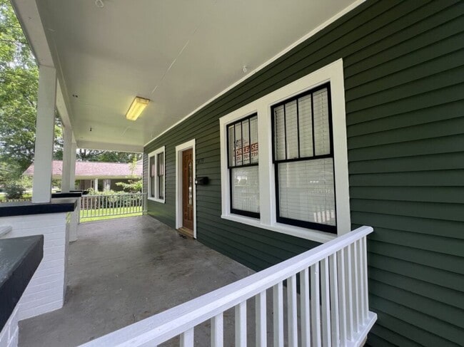 Building Photo - Spacious 5-Bedroom Home in Prime Zachary Location