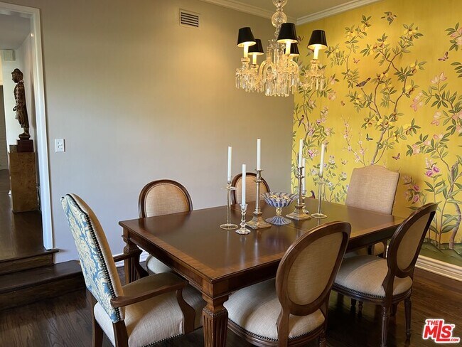 Building Photo - 8050 Mulholland Dr