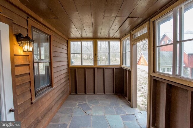 Building Photo - 120 Tabor Rd