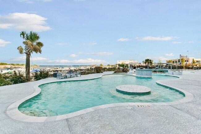 Building Photo - 15260 TX-105