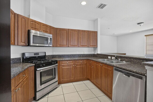 Building Photo - 10671 Old Hammock Wy