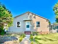 Building Photo - Mountain View Bungalow w/Garage and A/C