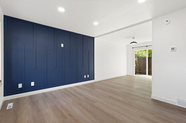 Building Photo - 1624 Banyan Dr
