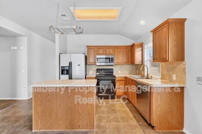 Building Photo - 2545 Prospect Hill Dr