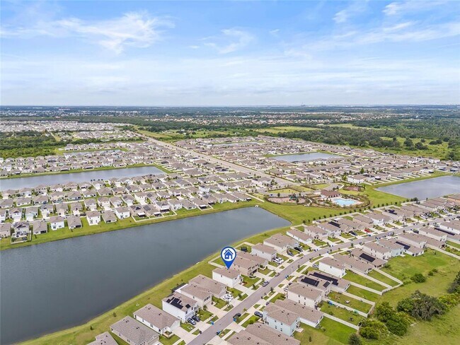 Building Photo - 16847 Delia St