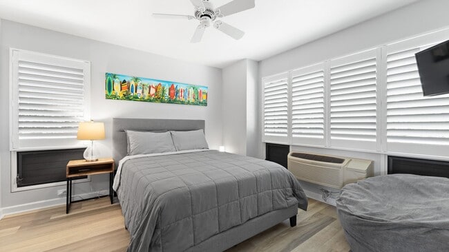 Building Photo - Renovated Two Bedroom/Two Bathroom at The Masters!