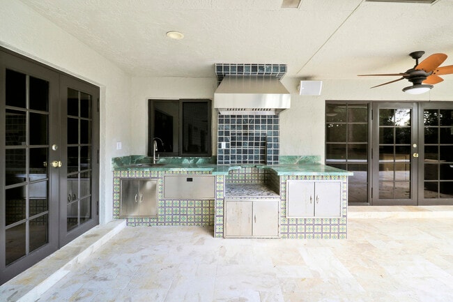 Building Photo - 67 Pacer Cir