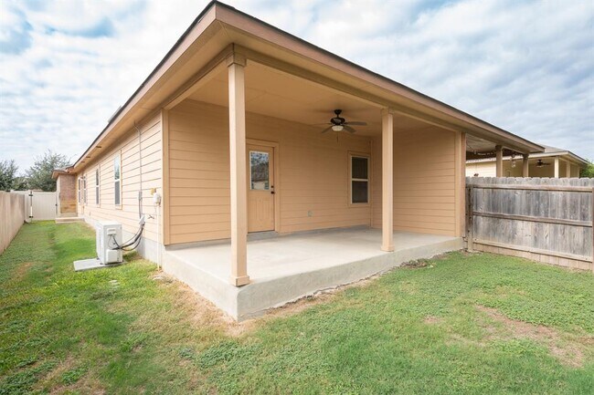 Building Photo - 424 Jack Rabbit Ln