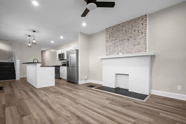 Building Photo - 322-324 Woodland Ave