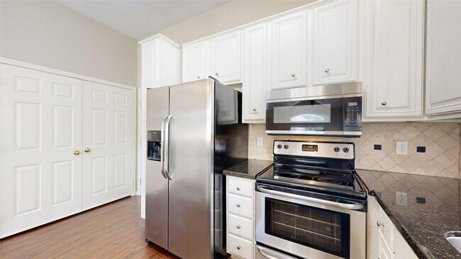 Building Photo - 1619 Park Pl