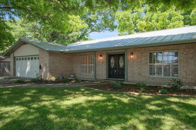 Building Photo - 21 Larkwood Ln