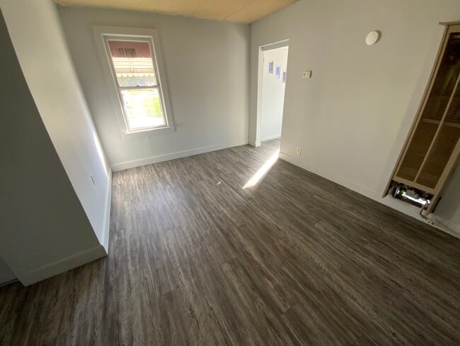 Building Photo - 15 E Voorhees St