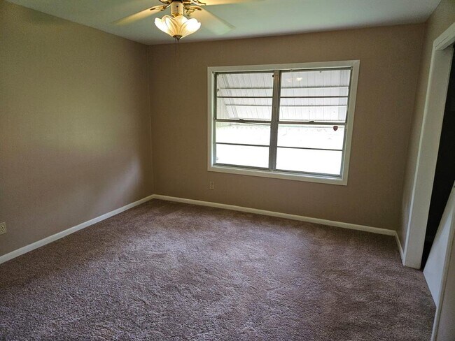 Building Photo - 2100 Colby Dr